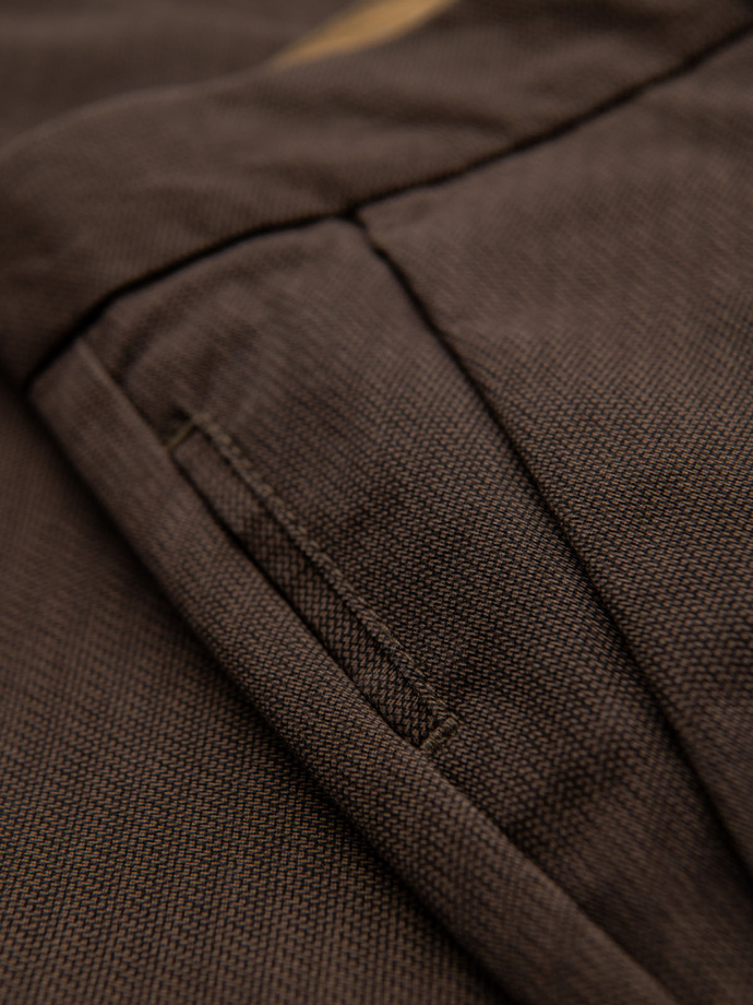 Spodnie męskie chino REGULAR FIT z delikatną strukturą – brązowe V3  OM-PACP-0184