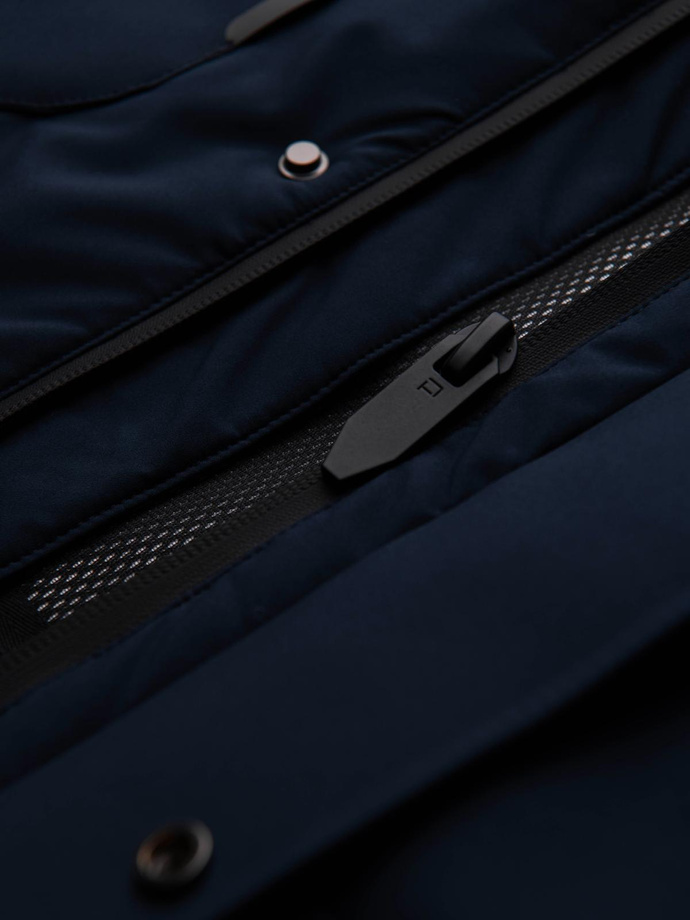 Zimowa kurtka męska z odpinanym kapturem z wodoodpornego materiału - granatowa V1 OM-JAHP-0306