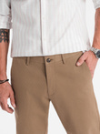 Męskie spodnie chino REGULAR FIT z delikatną strukturą – ciemnobeżowe V2 OM-PACP-0184