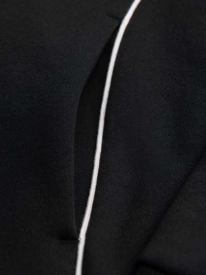 Bluza męska z kontrastowymi przeszyciami i kapturem – czarna V1 OM-SSNZ-0250