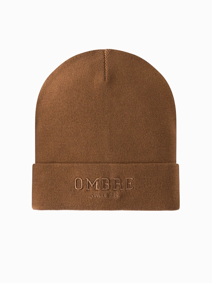 Czapka dzianinowa męska beanie z haftowanym napisem – brązowa V4 OM-ACWH-0120