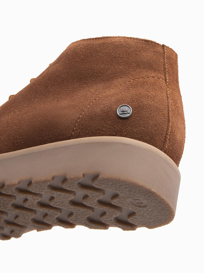 Zamszowe męskie buty za kostkę z grubą podeszwą – brązowe V2 OM-FOCS-0164 