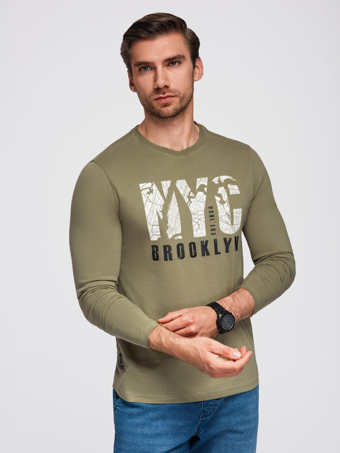 Longsleeve męski z miejskim nadrukiem – oliwkowy V1 OM-LSPT-0131