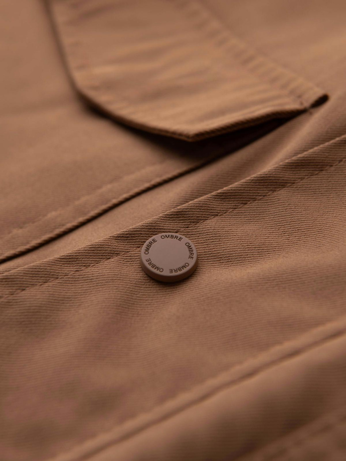 Lekka kurtka męska z kieszeniami i wysokim kołnierzem – brązowa V5 OM-JALP-0167