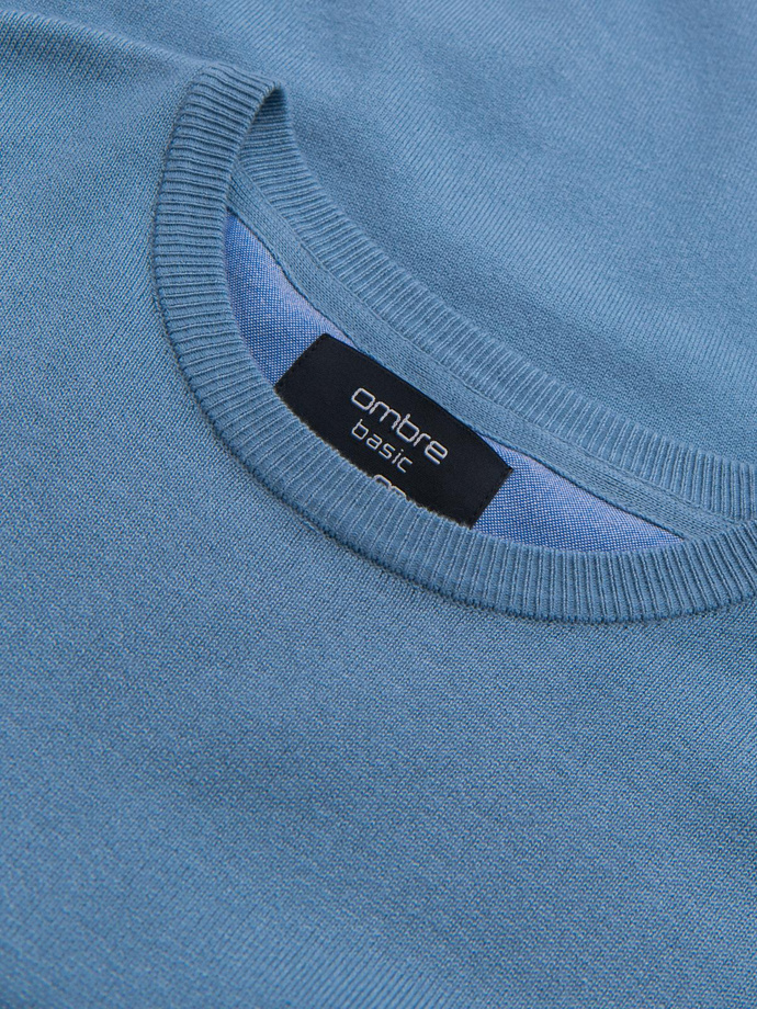 Sweter męski klasyczny z wiskozą BASIC z okrągłym dekoltem – błękitny V10 OM-SWBS-0106