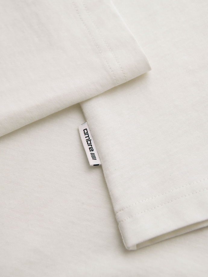 T-shirt męski z niewielkim nadrukiem na klatce piersiowej - biały V3 OM-TSPT-0258