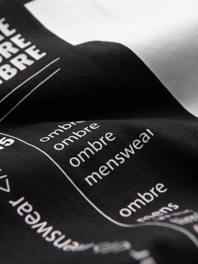 Męska koszulka z dużym printem – czarna V3 OM-TSPT-0166