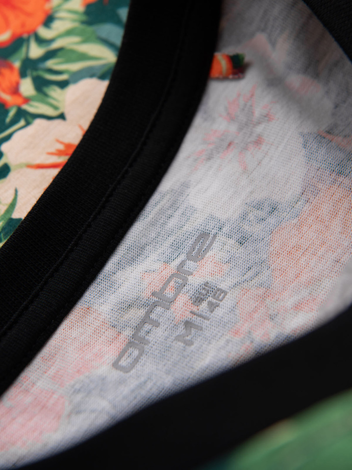 Męski t-shirt bawełniany w kwiatowy wzór full print – czarny V2 OM-TSFP-0249