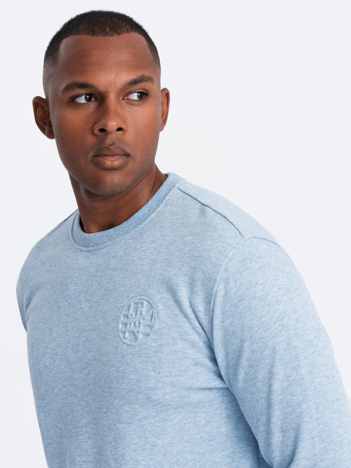 Melanżowa męska dresowa bluza z wyszywanym logotypem – błękitna V3 OM-SSNZ-0163
 -                                    XXL
