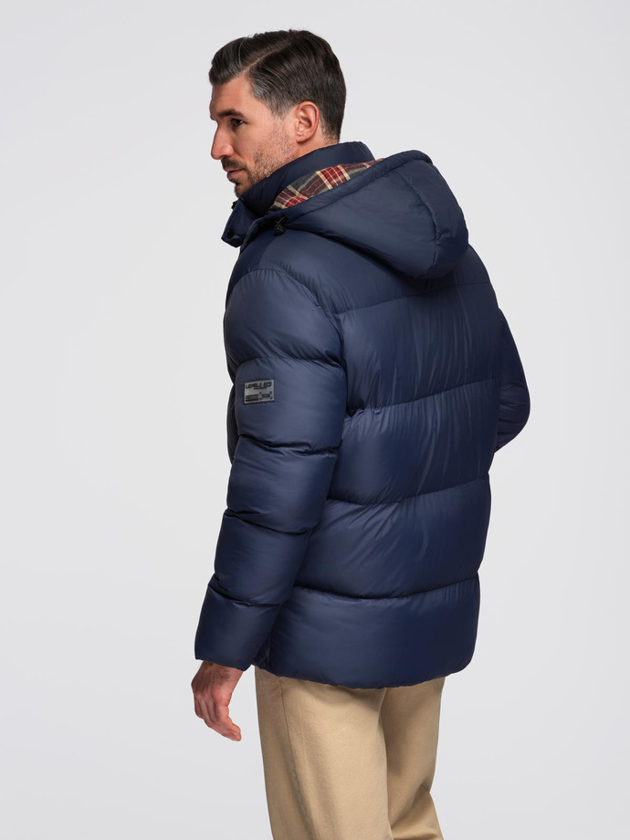 Kurtka męska puffer z podszewką w kratę – granatowa V1 OM-JAHP-0205