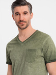 Bawełniany męski t-shirt V-neck z dzianiny z efektem sprania - oliwkowy V9 OM-TSWT-0242