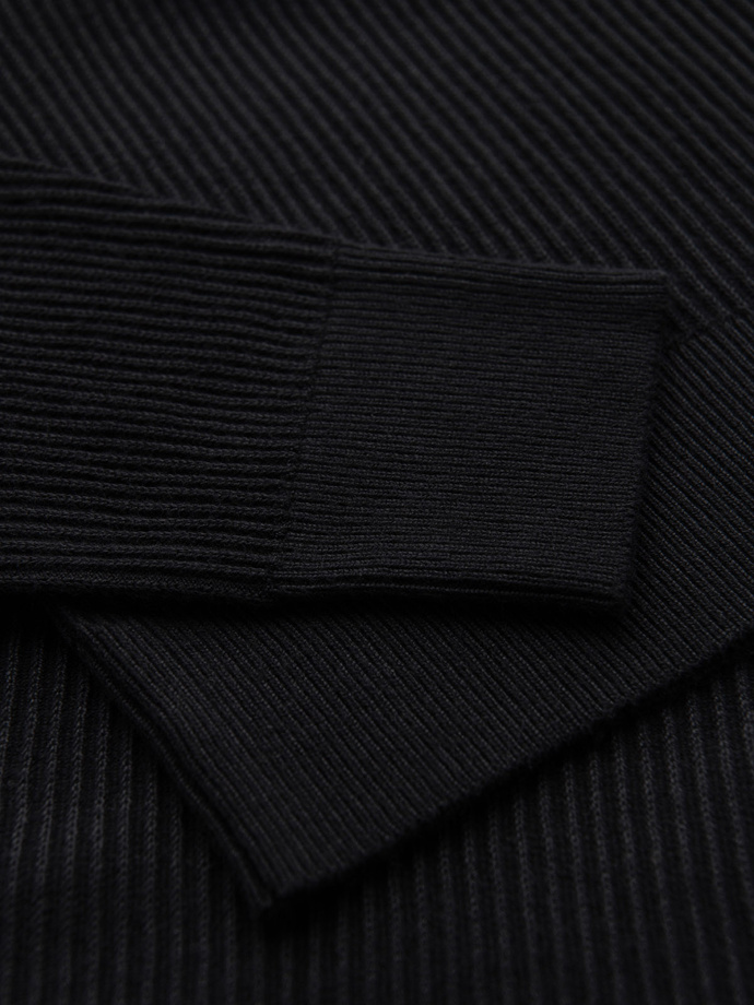 Prążkowany sweter męski z guzikami przy dekolcie - czarny V2 OM-SWSW-0182