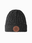 Męska czapka beanie z okrągłą tłoczoną naszywką – grafitowa V1 OM-ACWH-0121