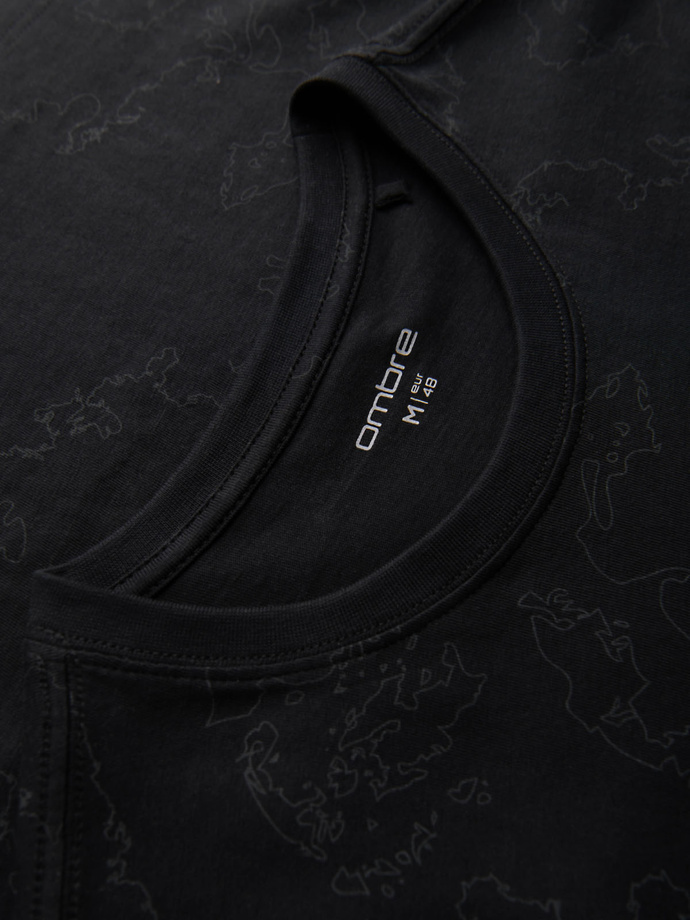 Koszulka męska bawełniana z nadrukiem na całej powierzchni i "ombre" na klatce piersiowej - czarna V1 OM-TSFP-0263