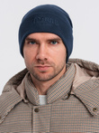 Męska czapka dzianinowa beanie z haftowanym napisem – granatowa V3 OM-ACWH-0120