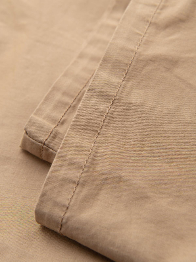 Męskie spodnie chino z ozdobną taśmą w pasie SLIM FIT – piaskowe V5 OM-PACP-0118