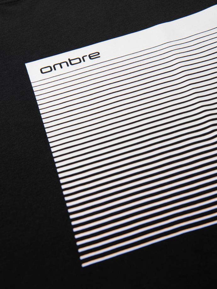 Męski t-shirt bawełniany z graficznym printem  – czarny V2 OM-TSPT-0246