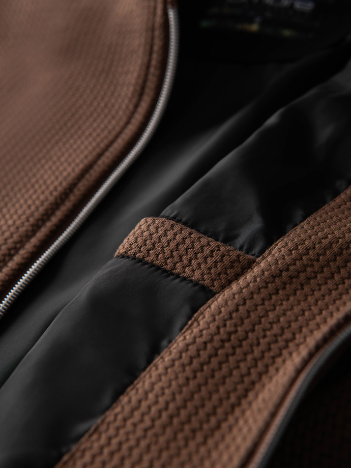 Męska strukturalna kurtka biker ze stójką – brązowa V2 OM-JANP-0229