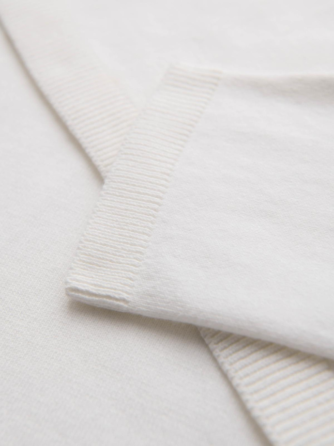 Sweter męski polo z haftem na piersi – biały V2 OM-POLS-0140