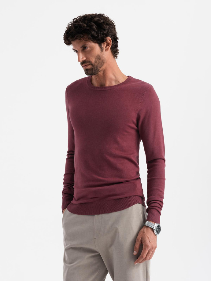 Sweter klasyczny męski z wiskozą BASIC z okrągłym dekoltem – bordowy V11 OM-SWBS-0106