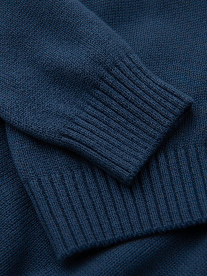Męski golf sweter z dzianiny – ciemnoniebieski V2 OM-SWTN-0163