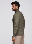 Sweter męski golf z warkoczowym splotem – oliwkowy V2 OM-SWTN-0157