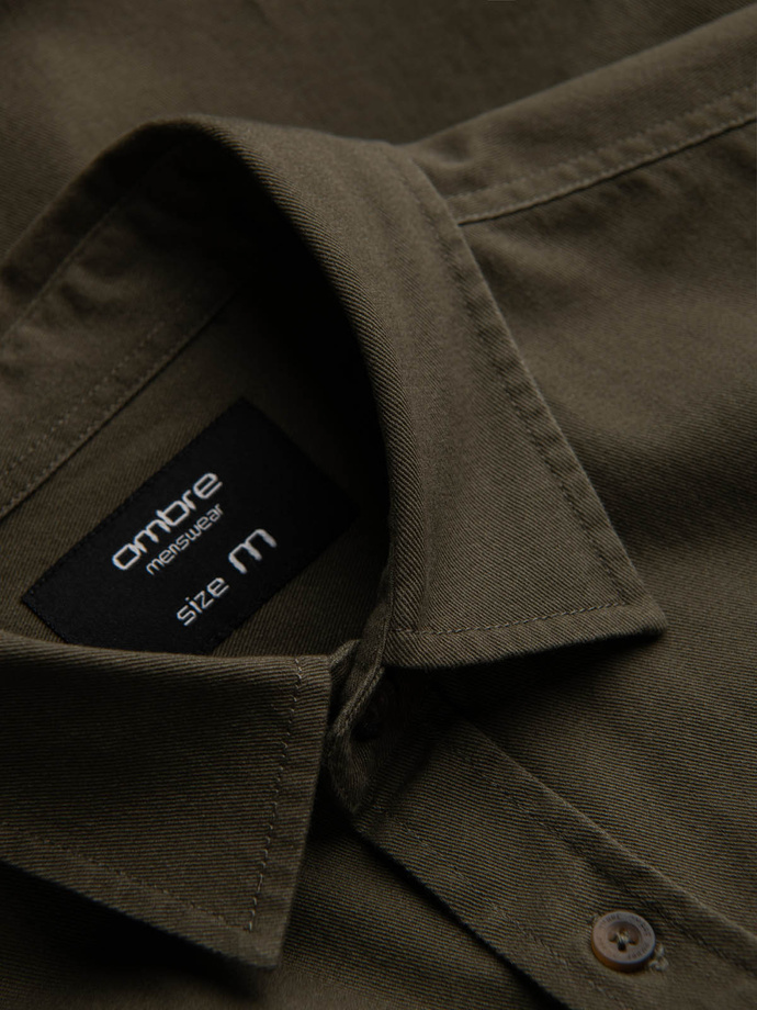 Koszula męska bawełniana REGULAR FIT z kieszeniami zapinanymi na guziki - oliwkowa V4 OM-SHCS-0146