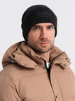 Dzianinowa męska czapka beanie z haftowanym napisem – czarna V1 OM-ACWH-0120