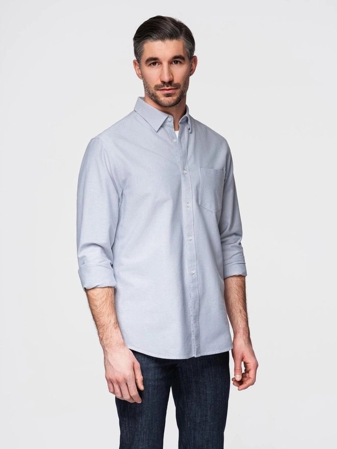 Elegancka męska koszula oxford z haftem i kieszonką – błękitna V1 OM-SHOS-0173