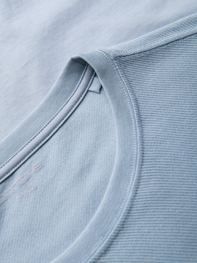 Męski t-shirt LOOSE FIT z kieszonką – błękitny V4 OM-TSCT-0171 