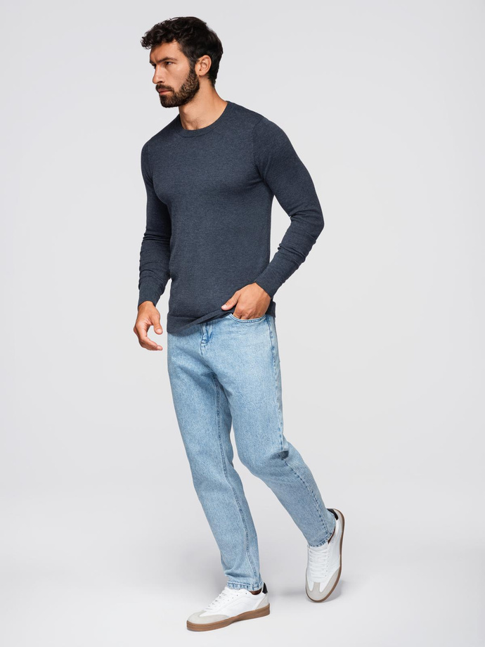 Sweter klasyczny męski z wiskozą BASIC z okrągłym dekoltem – granatowy melanż V16 OM-SWBS-0106