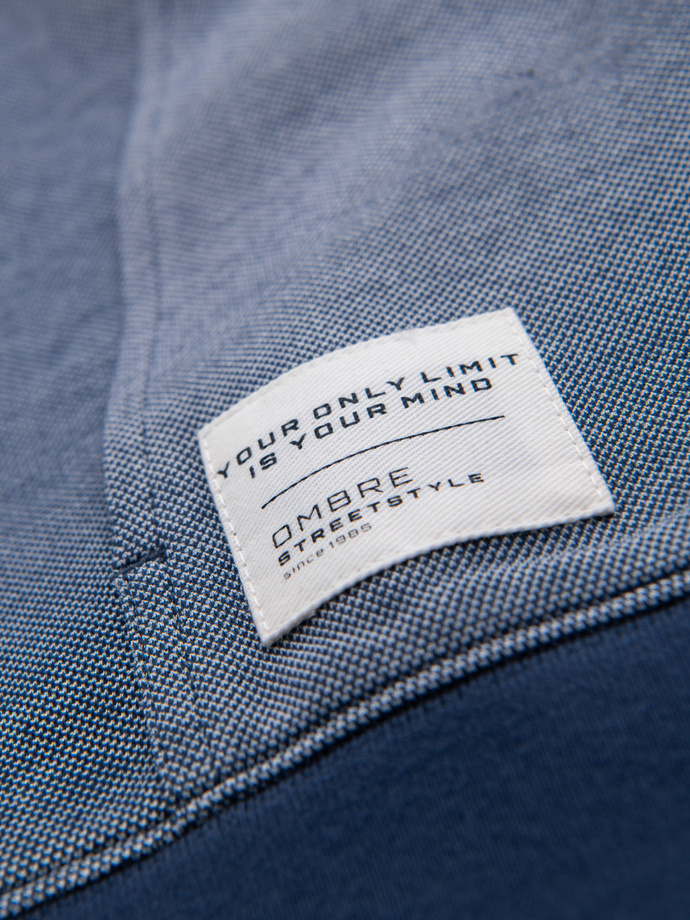 Bluza męska dresowa z kapturem o delikatnej strukturze – granatowa V2 OM-SSZP-0191