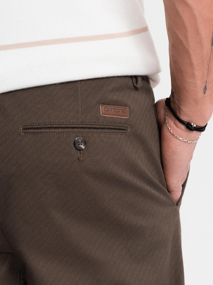 Spodnie męskie chino REGULAR FIT z delikatną strukturą – brązowe V3  OM-PACP-0184