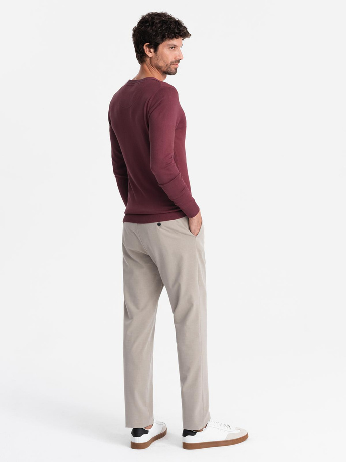 Sweter klasyczny męski z wiskozą BASIC z okrągłym dekoltem – bordowy V11 OM-SWBS-0106