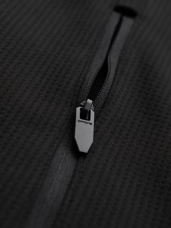 Kurtka lekka męska z łączonych materiałów z kapturem i ozdobnym pikowaniem – czarna V5 OM-JANP-0160 