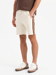 Dresowe męskie szorty z lampasami i ściągaczem w pasie – kremowe V3 OM-SRSK-0156