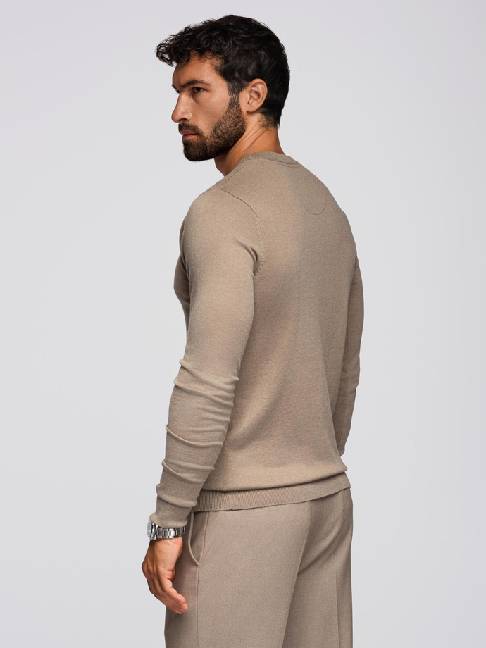 Sweter męski klasyczny z wiskozą BASIC z okrągłym dekoltem – ciemnobeżowy V15 OM-SWBS-0106 