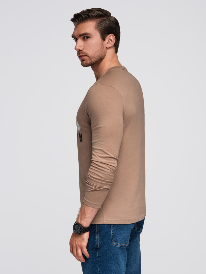 Męski longsleeve z miejskim nadrukiem – jasnobrązowy V1 OM-LSPT-0131