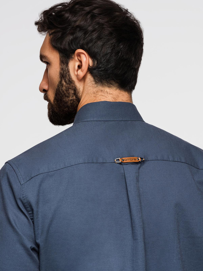 Męska koszula lniana z klasycznym kołnierzykiem i kieszeniami REGULAR FIT – niebieska V4 OM-SHCS-0134