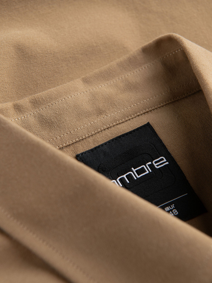 Męska koszula bawełniana REGULAR FIT z kieszenią - jasnobrązowa V2 OM-SHOS-0153