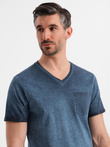 Bawełniany męski t-shirt V-neck z dzianiny z efektem sprania - granatowy V7 OM-TSWT-0242
