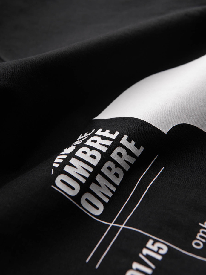 Męska koszulka z dużym printem – czarna V3 OM-TSPT-0166