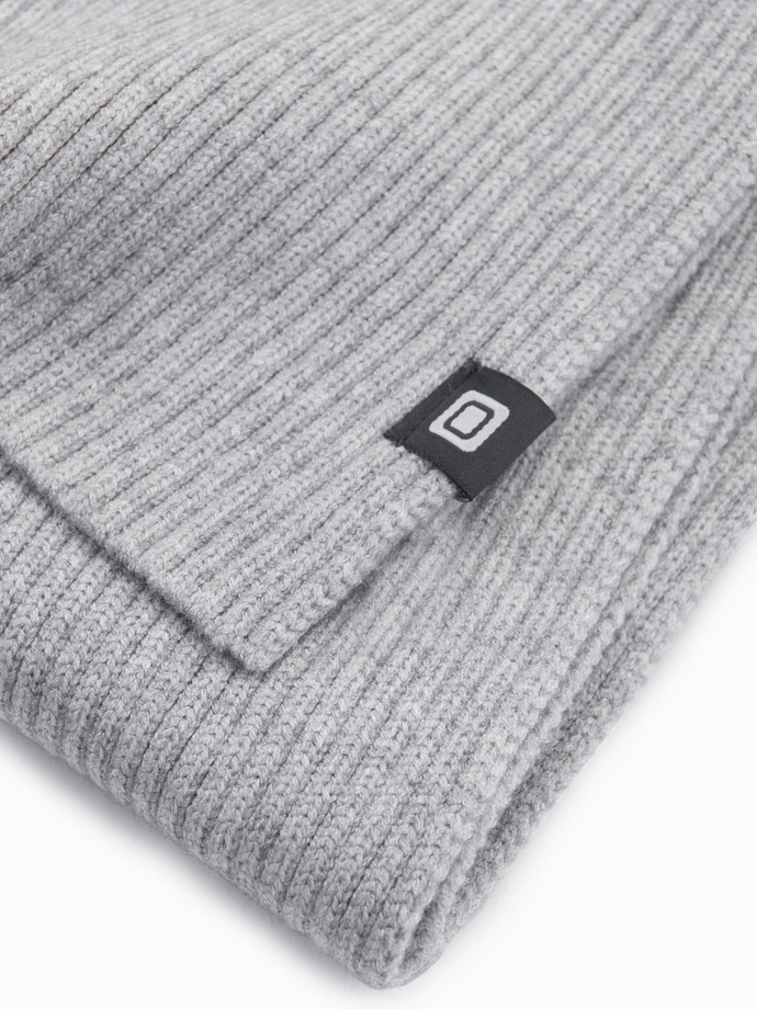 Męski monochromatyczny szalik z prążkowanej dzianiny – szary V2 OM-ACSF-0119