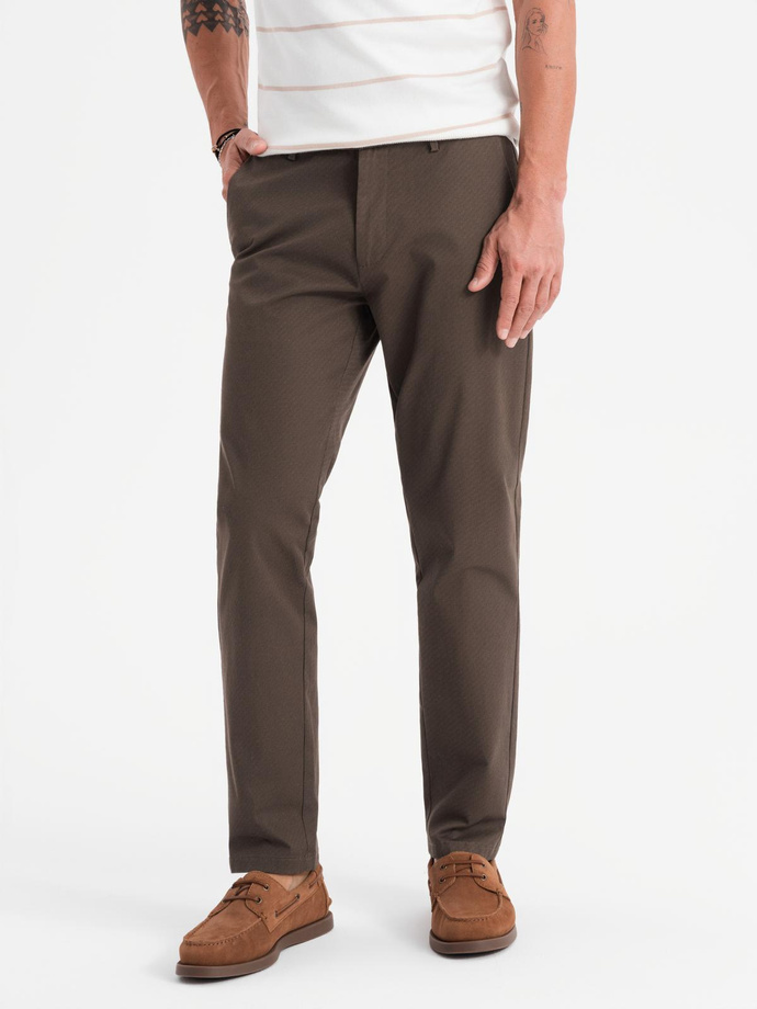 Spodnie męskie chino REGULAR FIT z delikatną strukturą – brązowe V3  OM-PACP-0184