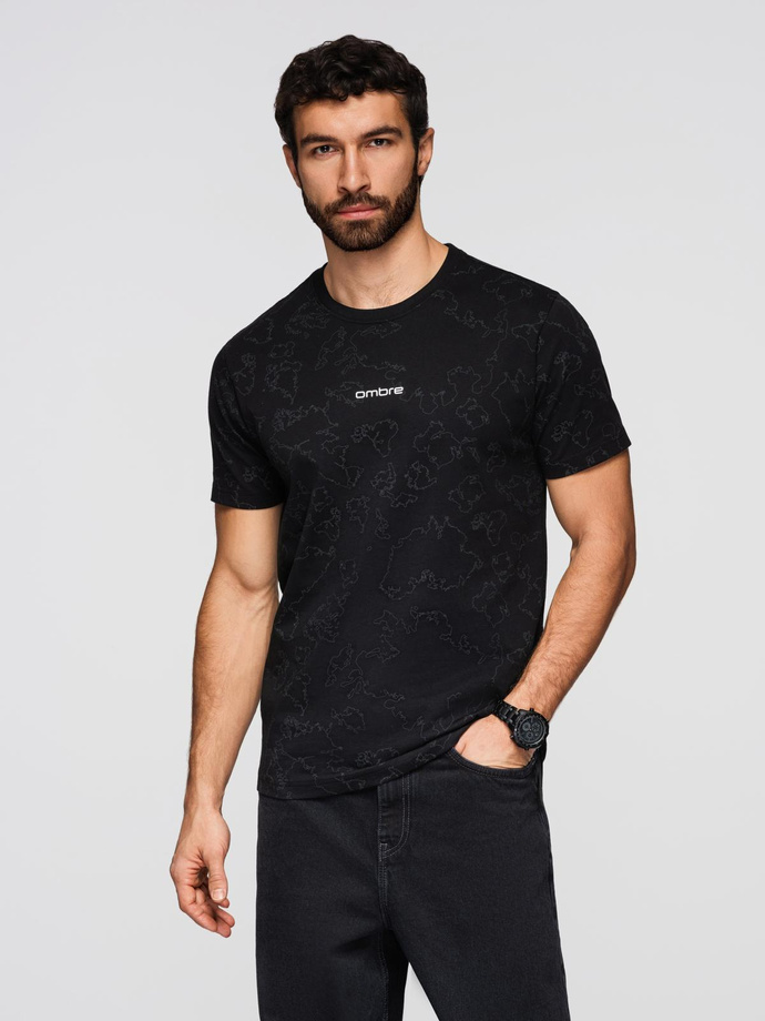 Koszulka męska bawełniana z nadrukiem na całej powierzchni i "ombre" na klatce piersiowej - czarna V1 OM-TSFP-0263