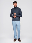 Męski sweter golf z warkoczowym splotem – granatowy V3 OM-SWTN-0157