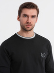 Bawełniany longsleeve męski z dekoltem U w paski i haftem – czarny V4 OM-LSCL-0128