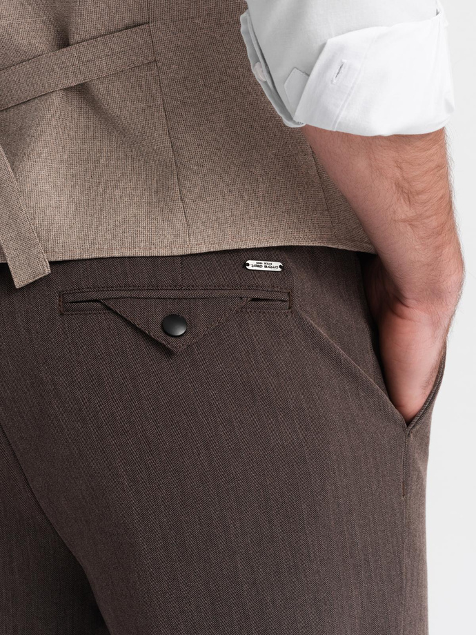 Spodnie męskie chino z gumką w pasie SLIM FIT - czekoladowe V2 OM-PACP-0158
