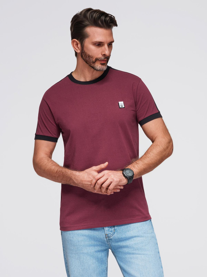 T-shirt męski z kontrastowymi lampasami – bordowy V2 OM-TSCT-0115