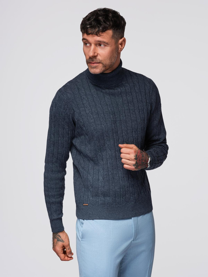 Męski sweter golf z warkoczowym splotem – granatowy V3 OM-SWTN-0157